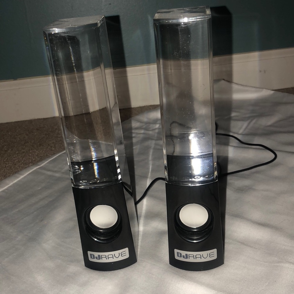 WATER SPEAKERS